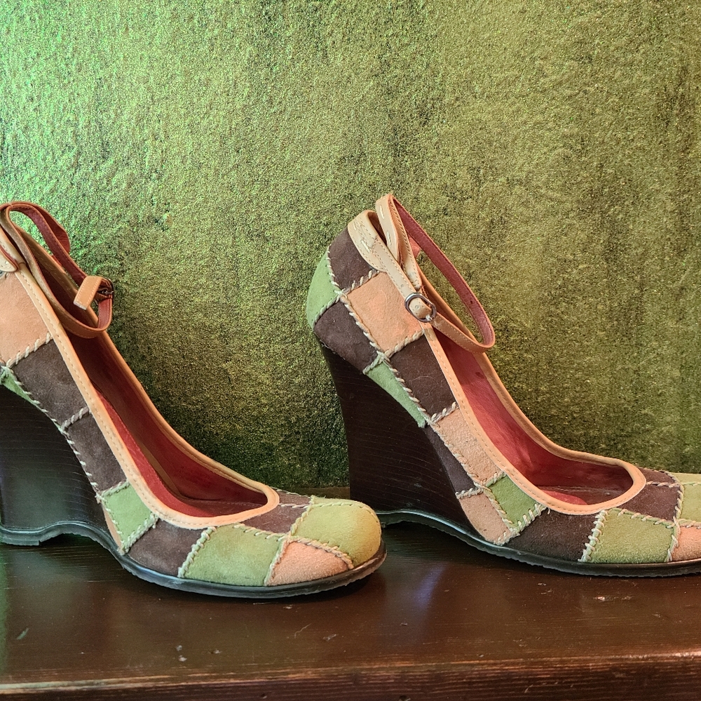 Vintage Vince Camuto platforms size 8.5